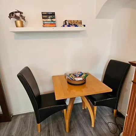 Swankyhome 4 Groups Near M5. *